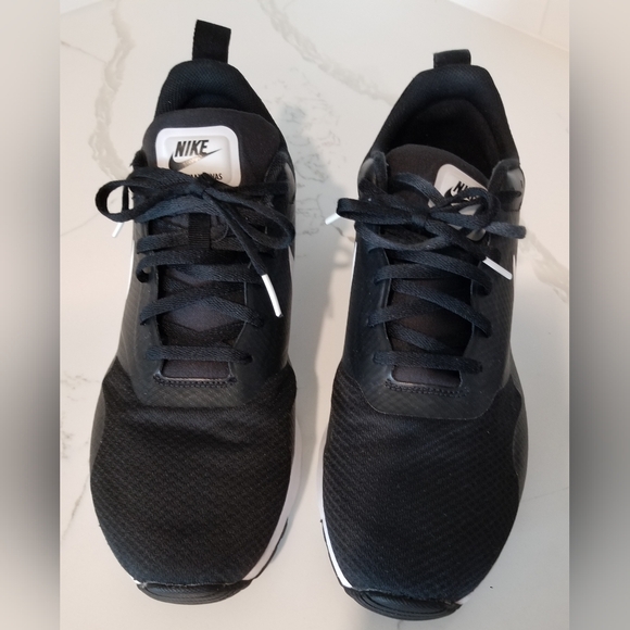 Women's Nike Air Max Tavis - Picture 1 of 3